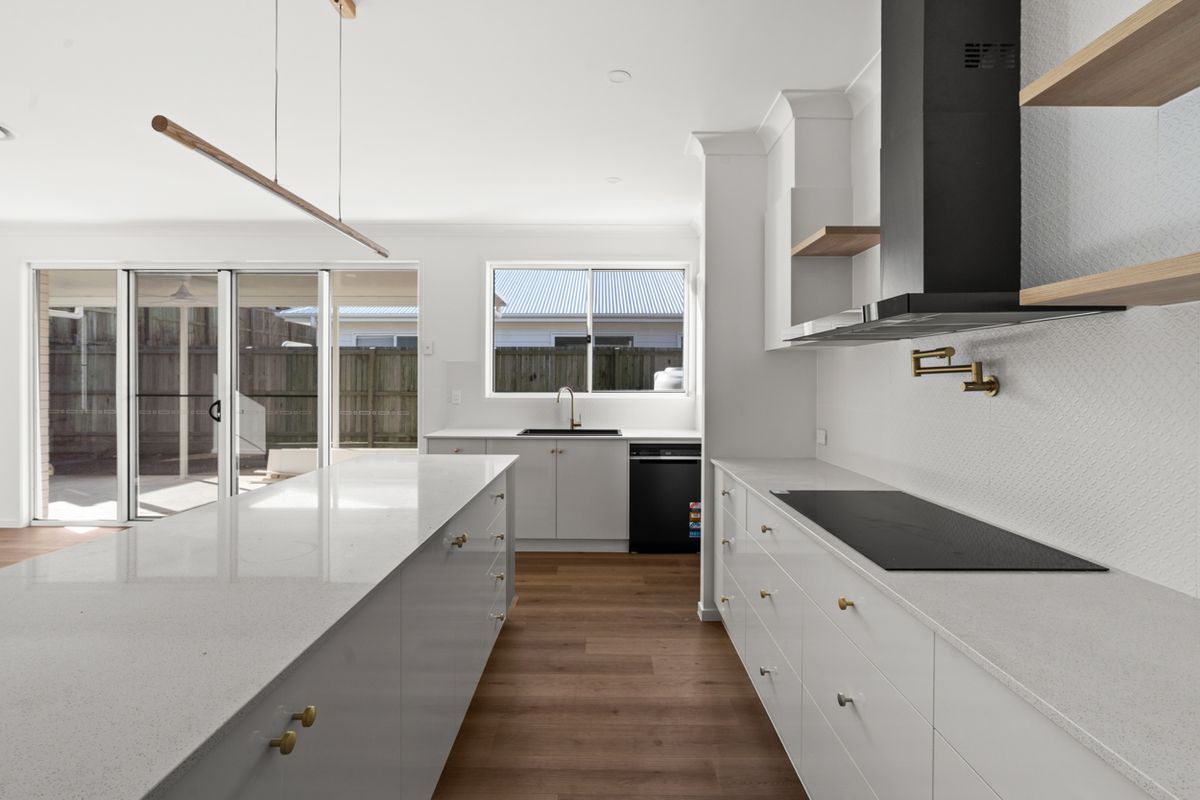 Luxe Living in Quiet Family Friendly Area