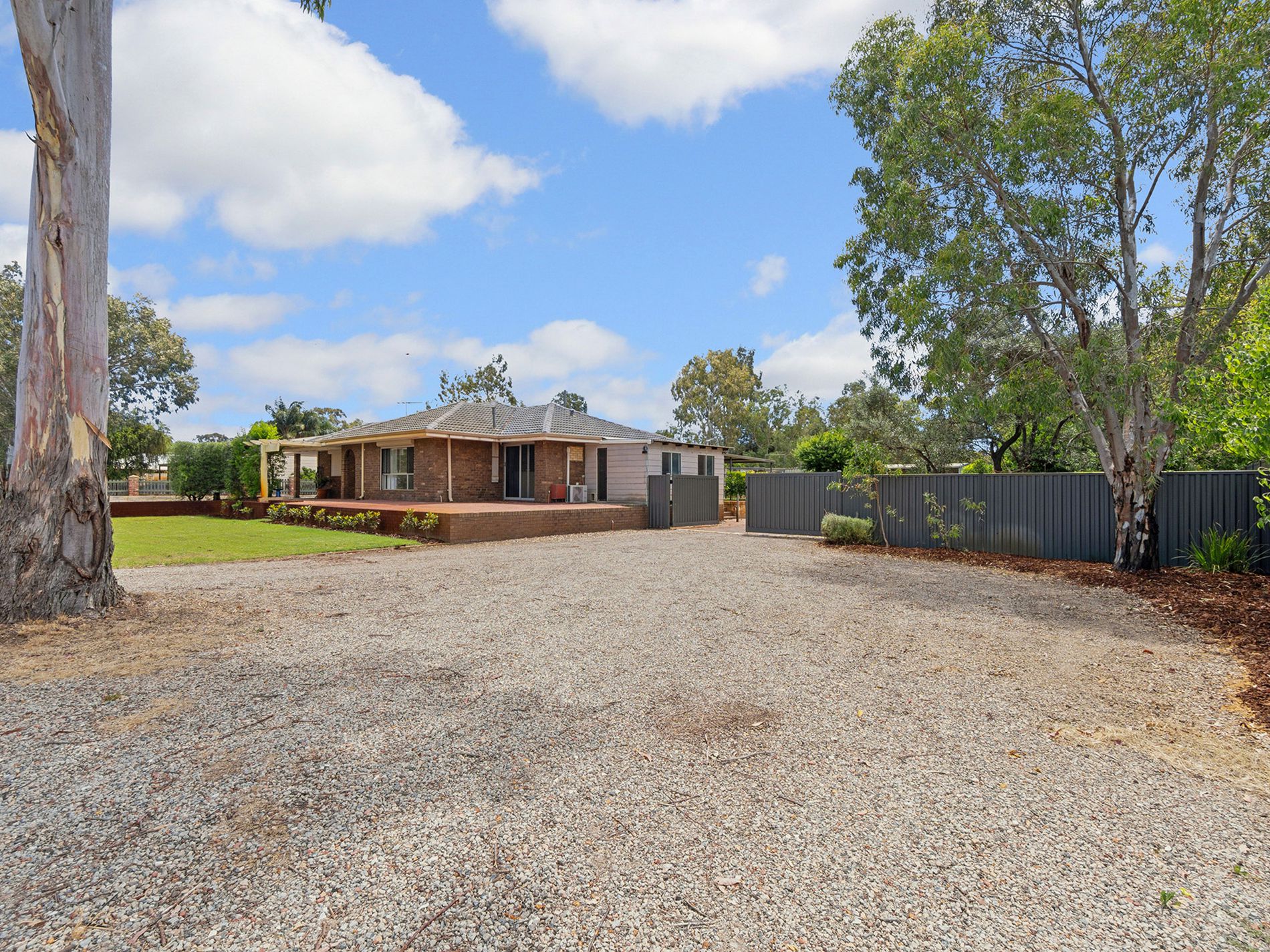 5 St Georges Avenue, Champion Lakes