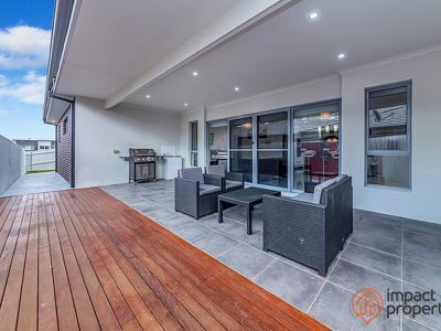 14 Janine Haines Terrace, Coombs