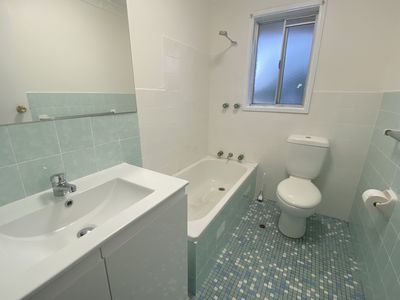 4 / 18 Beverley Avenue, Warilla