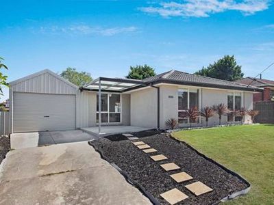 8 Simon Court, Hampton Park