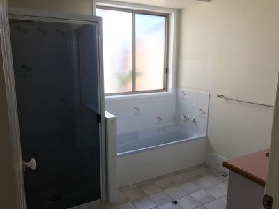 5 Kentia Court, Kawungan