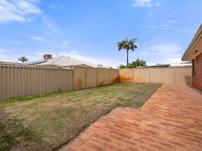 16 Frigate Close, Waikiki