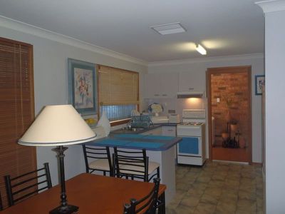 1&2 / 1 Hellyer Court, Dubbo