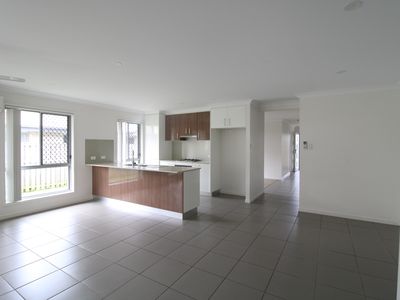 73 Greenwich Ave, Pimpama