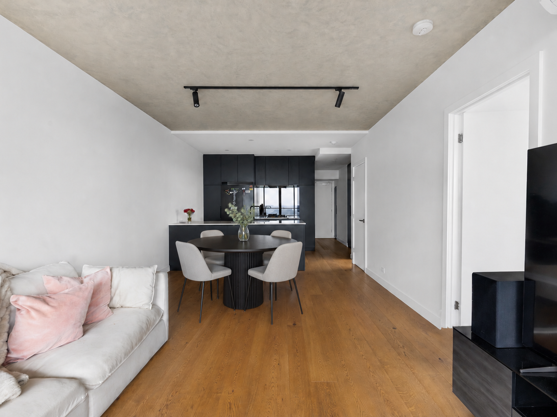 1402 / 6 Joseph Road, Footscray