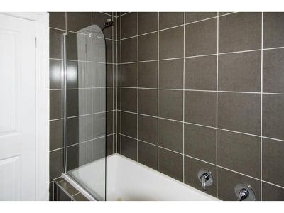 4 Lynott Street, Horsham