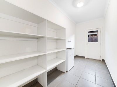 6 Harper Crescent, Cranbourne West