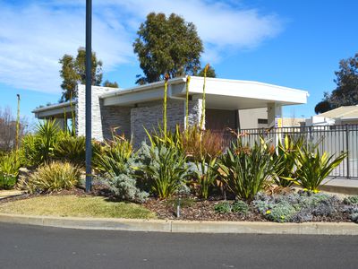 3 / 8 Arbory Close, Dubbo