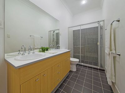 2 Hepburn Close, Wakerley