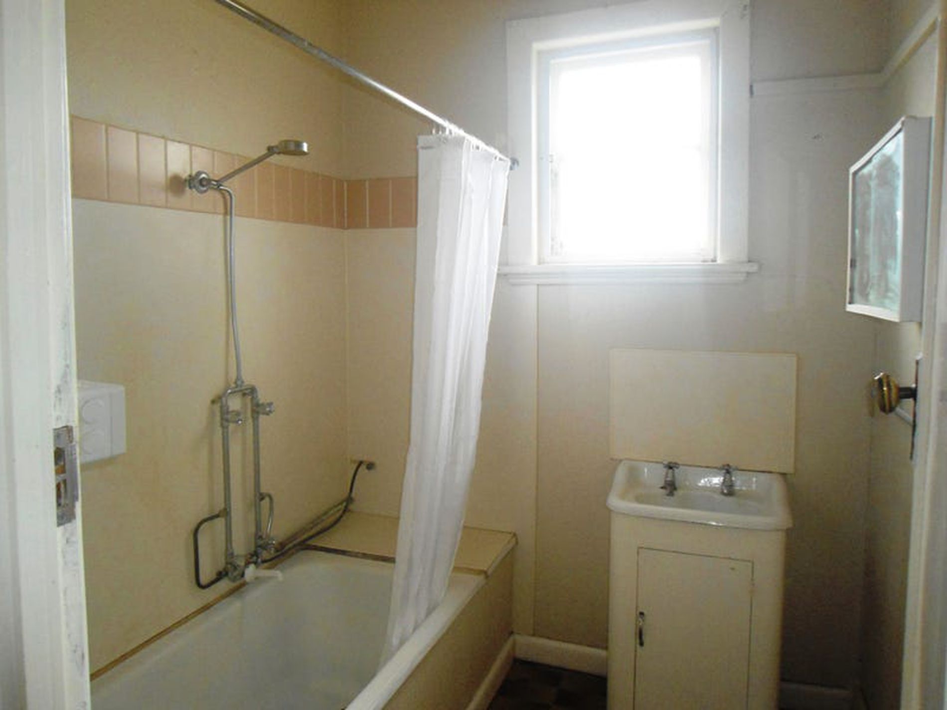 4 / 12 Thomas Street, Geelong West