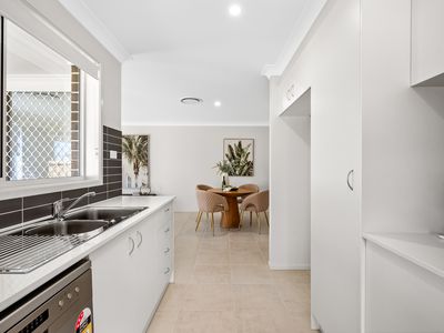 2 / 4 Caputar Way, Lochinvar