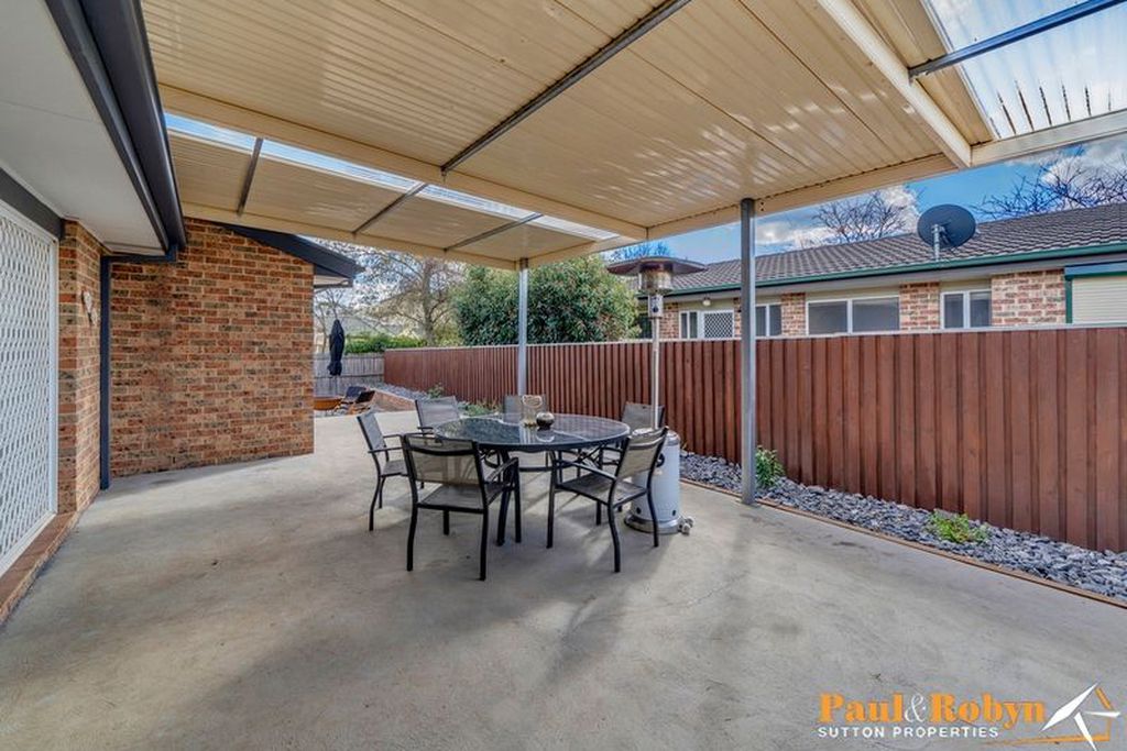 6 / 7 John Young Crescent, Greenway