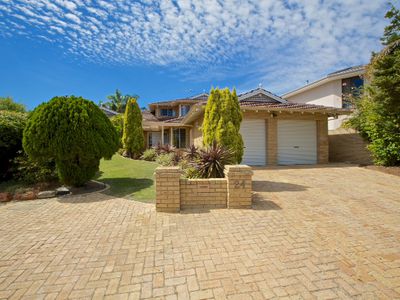 24 Breadsall Close, Carine