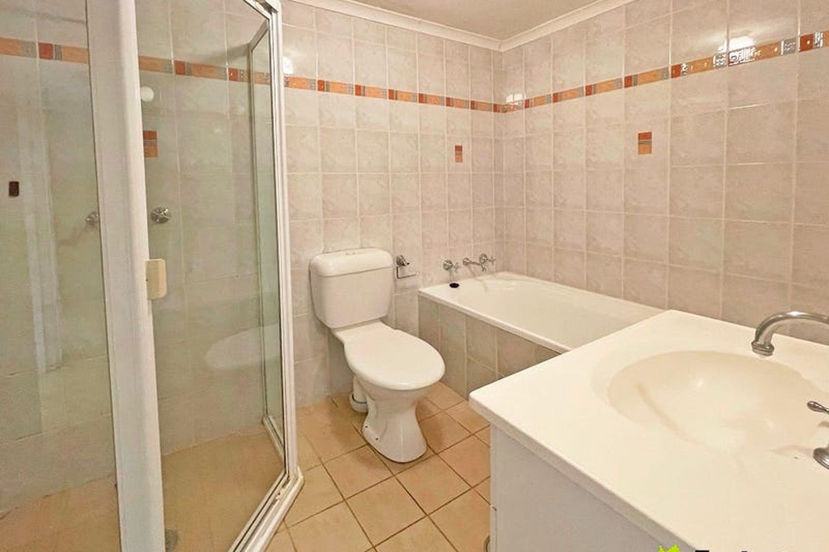 15 / 16-18 Hornsey Road, Homebush West