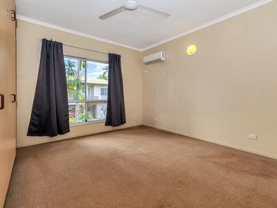 10 Calandrinia Court, Moulden
