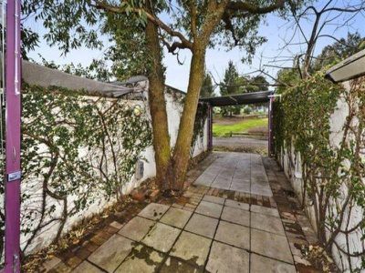 26 Campbell Road, Alexandria