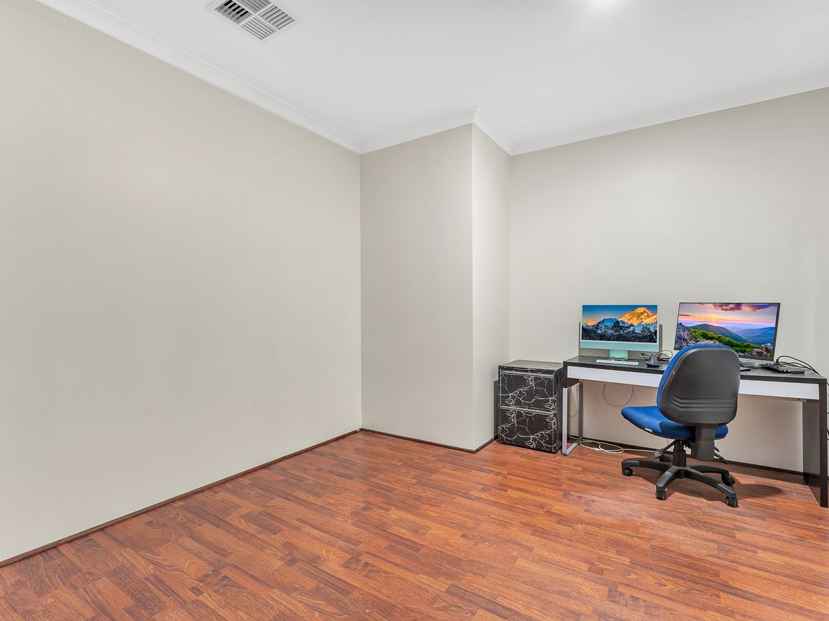 71 Serpentine Way, Stake Hill