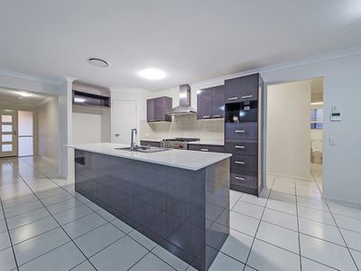 24 Foxwood Cct, Wakerley