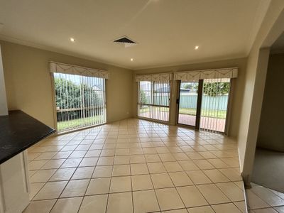 3 Lakeside Circuit, Dubbo