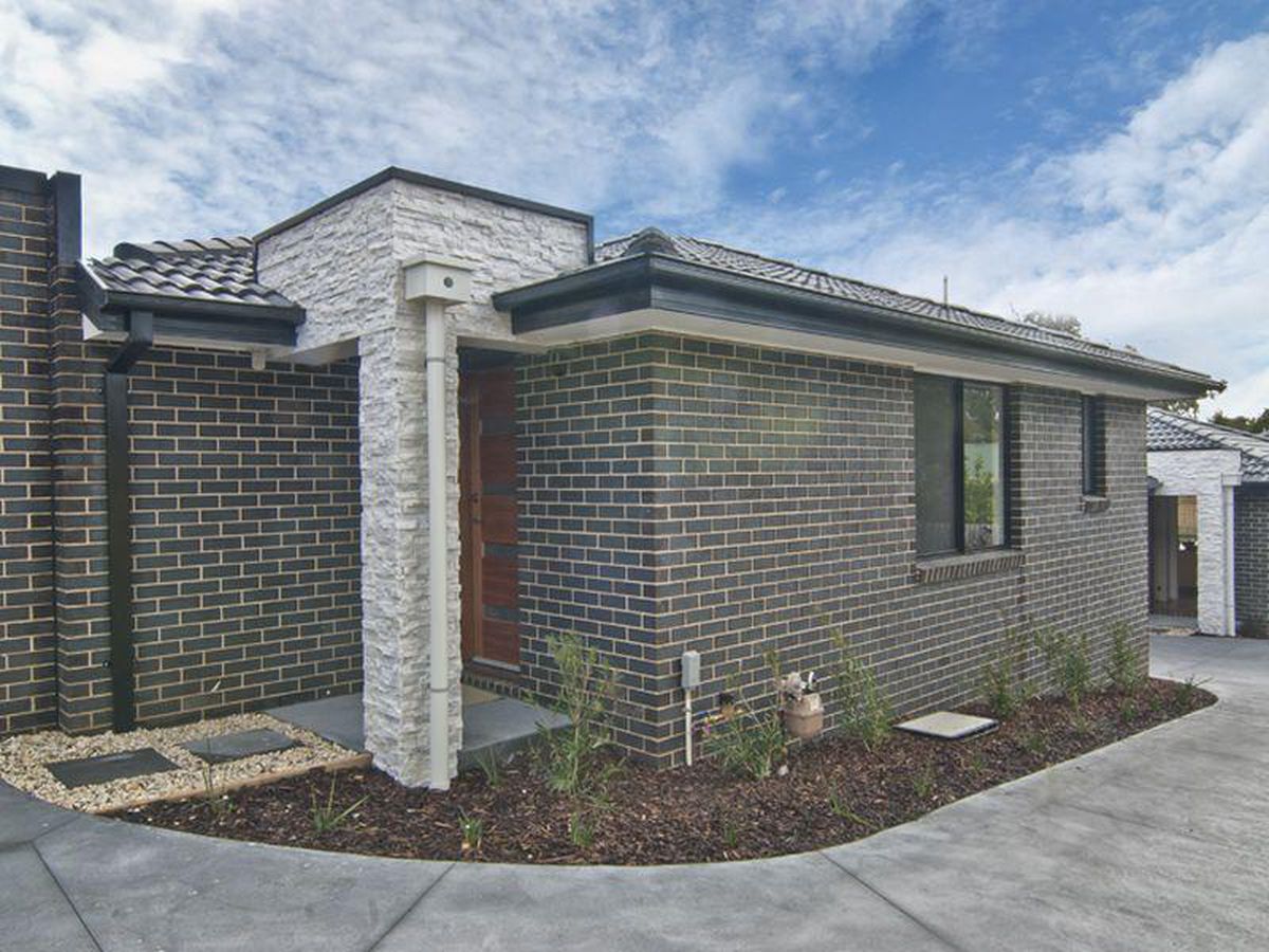 2 / 227 Outlook Drive, Dandenong North