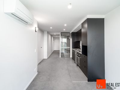 711 / 90 Swain St, Gungahlin
