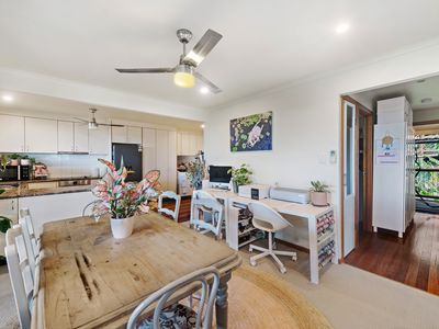 Upstairs Unit / 79 Balmoral Road, Montville