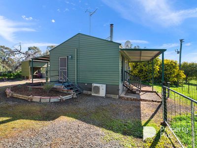 17 Grays Lane, Wedderburn