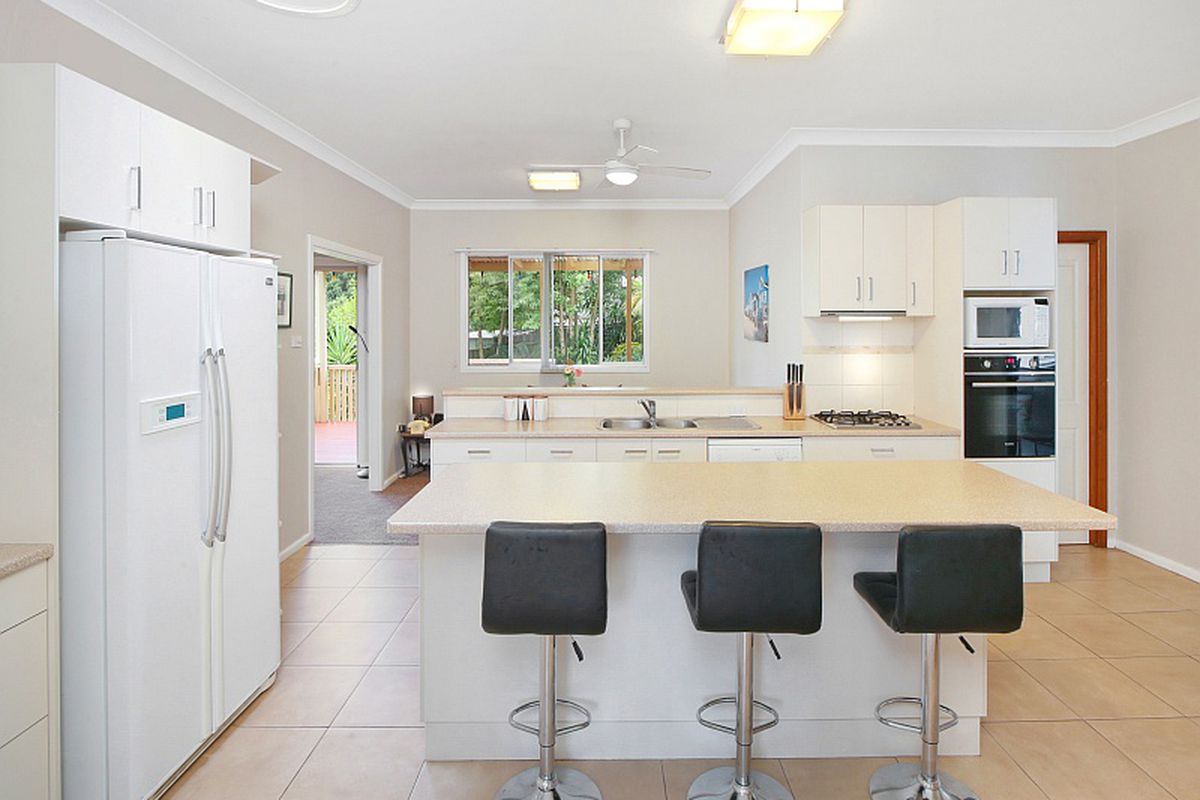 739 Pacific Highway, Narara