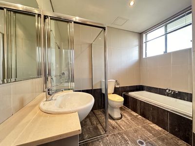 11 / 22-24 A Parkside Lane, Westmead