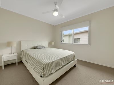 27 / 1 Collins Lane, Kin Kora