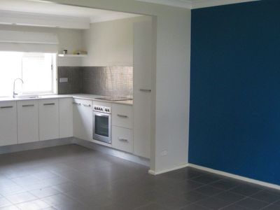 2 / 52 Peterborough Avenue, Lake Illawarra