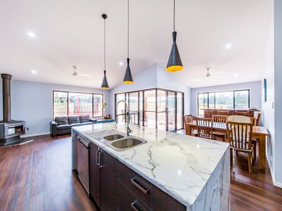 135-137 Premier Drive, Kingaroy