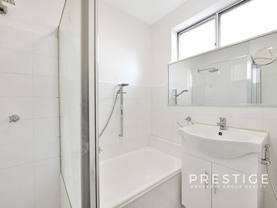 2 / 5 Short Street, Carlton