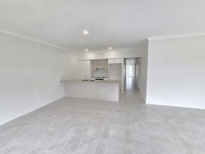 2/18 Crossing Street, Bellbird