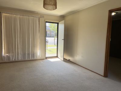 2 / 87 Calvert Street, Hamlyn Heights