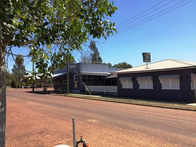 17 Saint Mary Street  Isisford, Longreach
