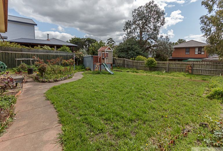 9 Richborough Grove, Ferntree Gully