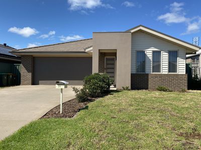 31 Magnolia Boulevard, Dubbo