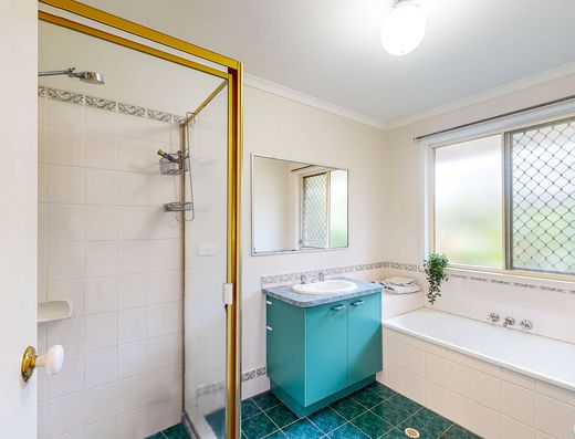 Rare 879 m² Block with Shed in Sought-After Old Tewantin image 10