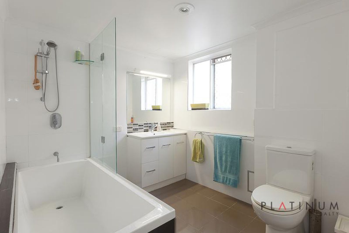 2 / 2269-2271 Gold Coast Highway, Mermaid Beach