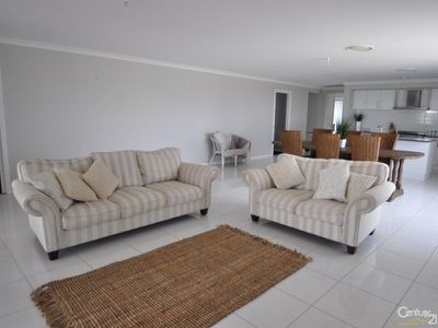 13 Azure Avenue, Dubbo