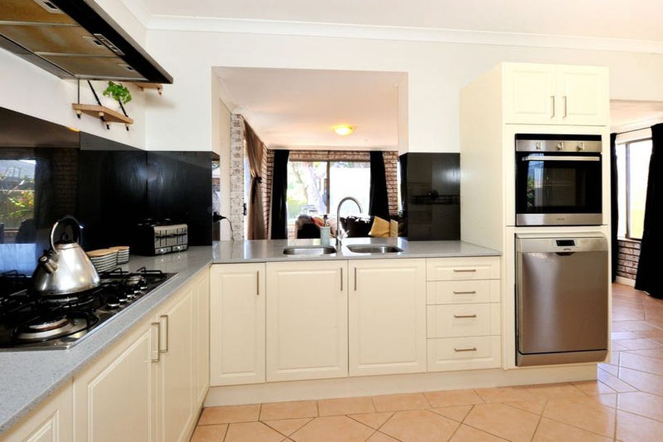 34 Hawker Street , Safety Bay