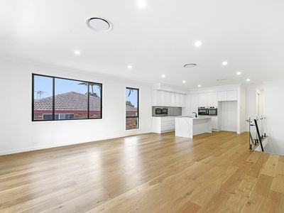 2 / 248 Bayview Street, Hollywell