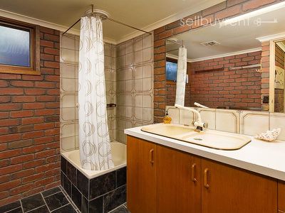 47 CRAIG DRIVE, Bellbridge