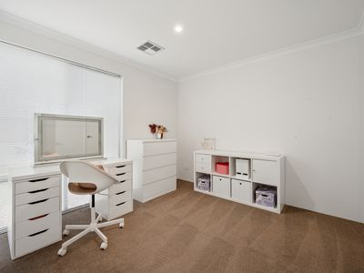 32 Lancaster Loop, Piara Waters