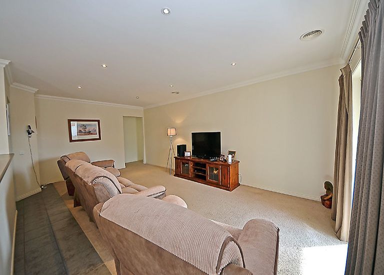 3 Sanford Court, Portland