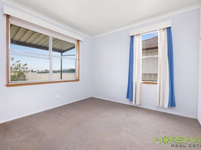 32 Hennessy Street, Horsham