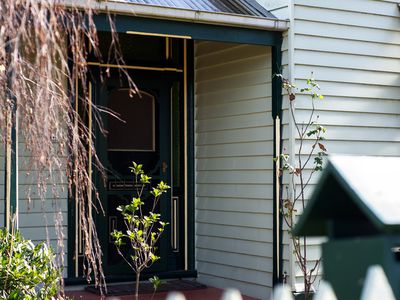 207 Desailly Street, Sale