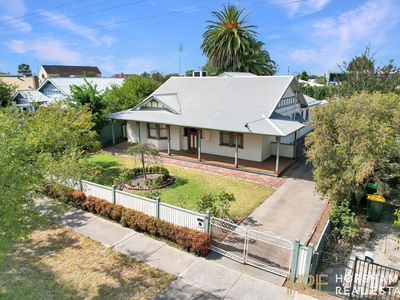 14 Bowden Street, Horsham